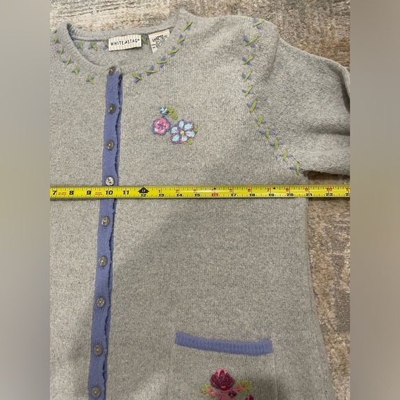 White Stag Embroidered Floral Soft Cozy Cardigan Sweater Gray Size Large - Picture 4 of 12